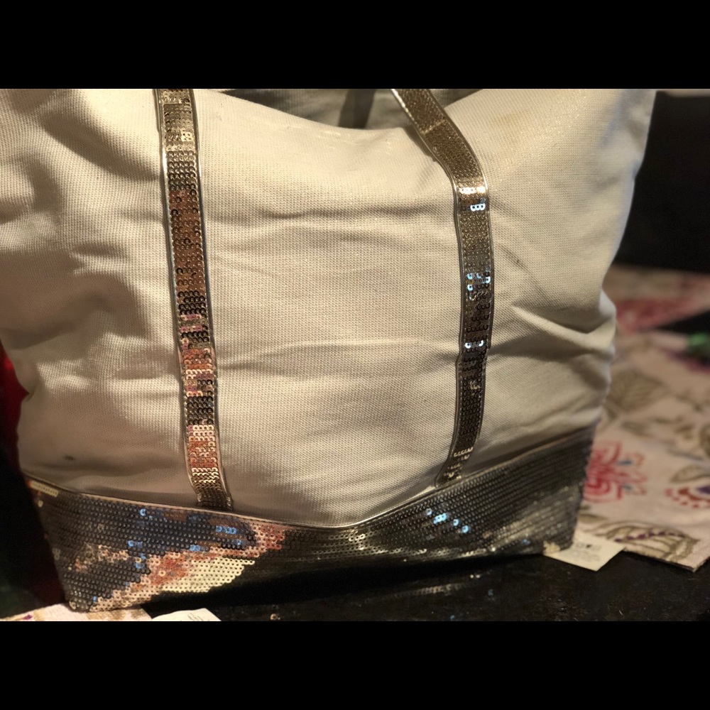 VS tote